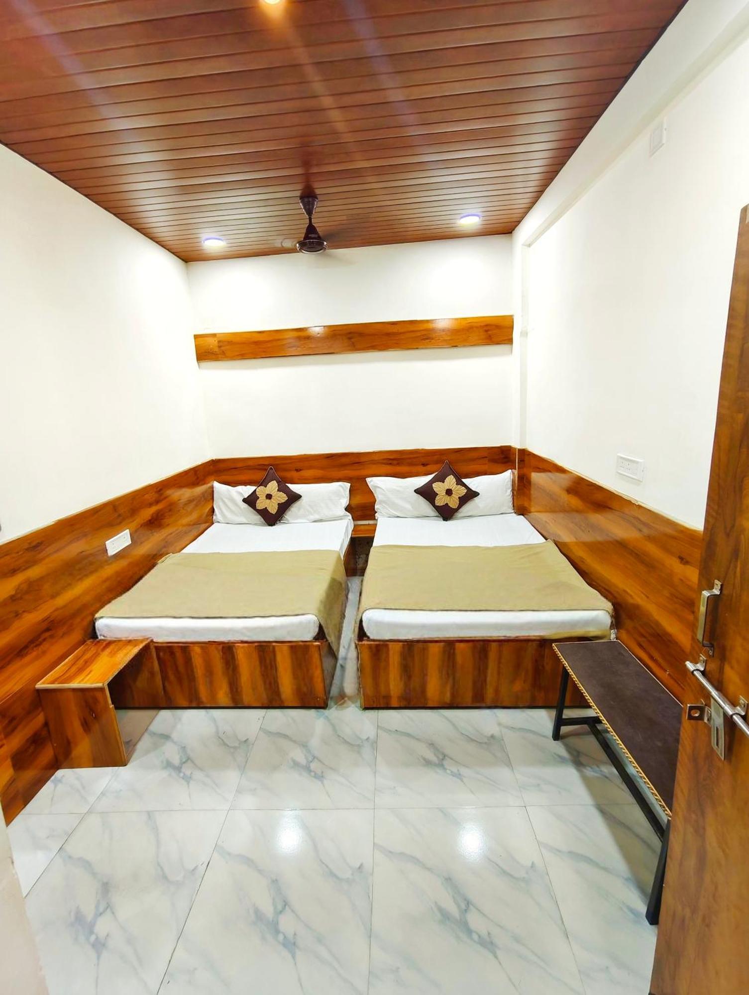 Hotel Om Palace Ujjain Exterior foto